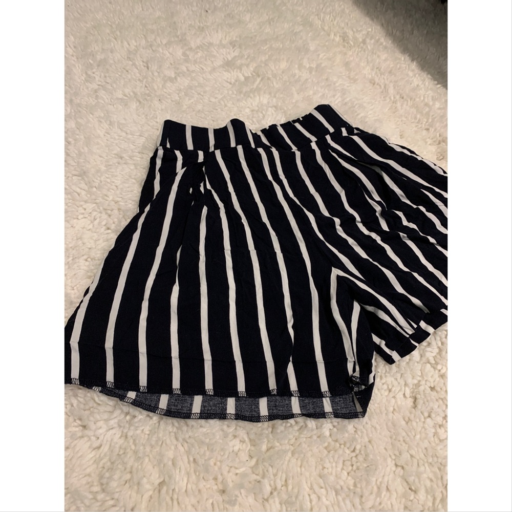 Striped shorts black white